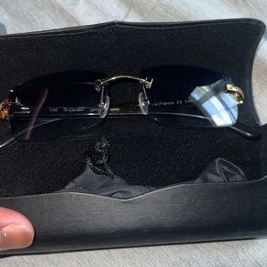 Blue leans Cartier glasses